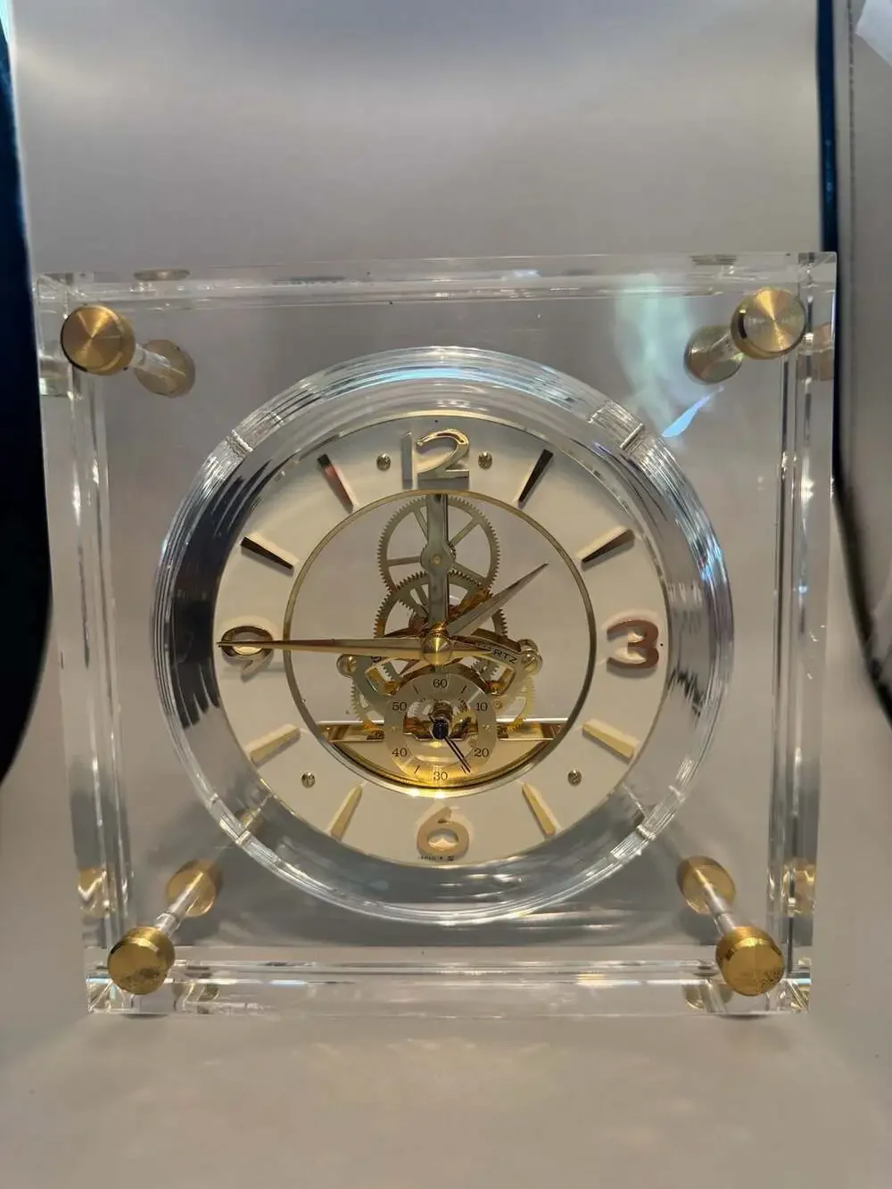 Working Vintage Seiko QAW105G Quartz Skeleton Mantel Clock in Lucite Case